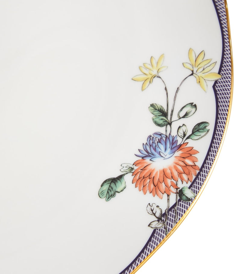Wedgwood Fortune Plate 27.5cm (British brand)