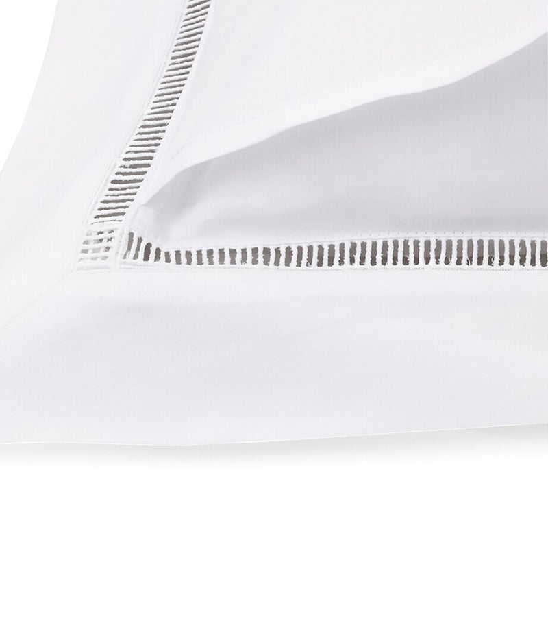 Yves Delorme Colisée Blanc pillowcase 50cm x 75cm (British brand)