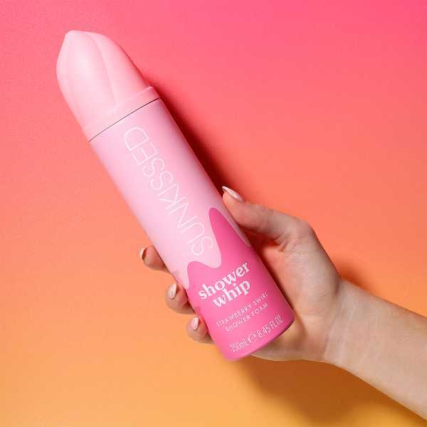 Sunkissed shower whip strawberry swirl shower foam 250ml (British brand)