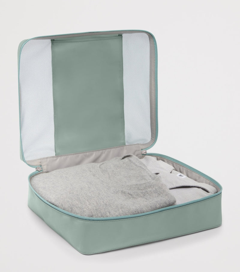 Tumi medium packing cube - British product