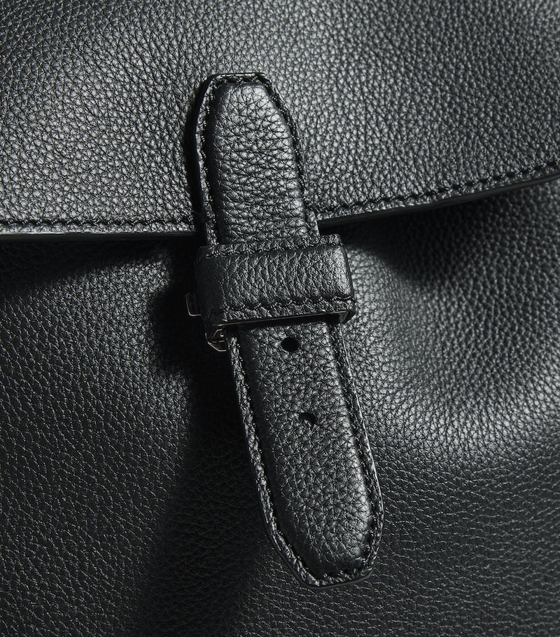 Scratch-Resistant Grained Leather Backpack with Buckle Fastening