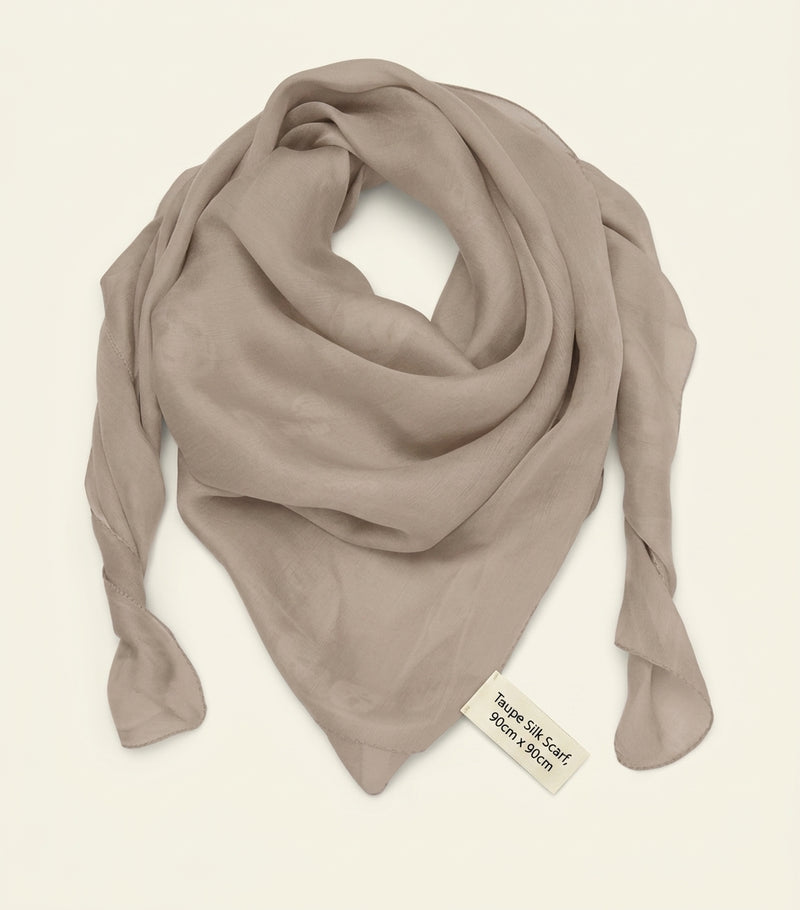 McQueen silk skull scarf 104x120cm, UK version