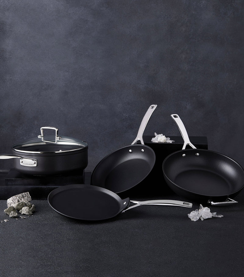 Le Creuset toughened non-stick crepe pan 28cm, UK version