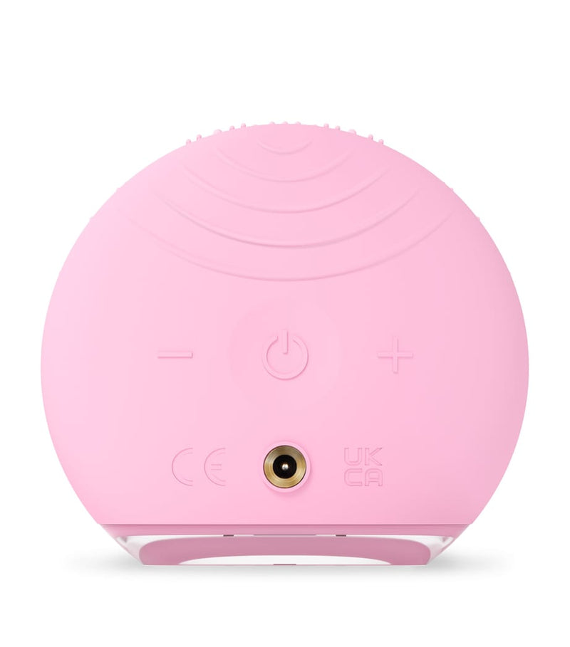 Foreo Luna 4 Play facial cleansing brush - British product