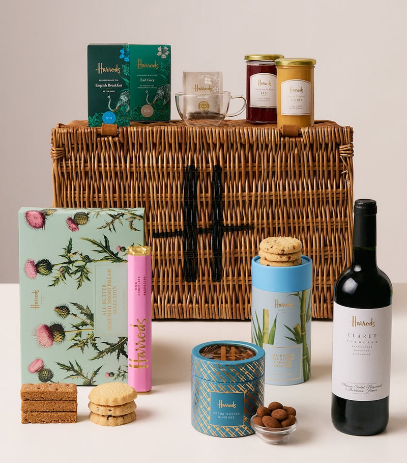 Harrods Classic Gift Hamper in wicker basket - British product