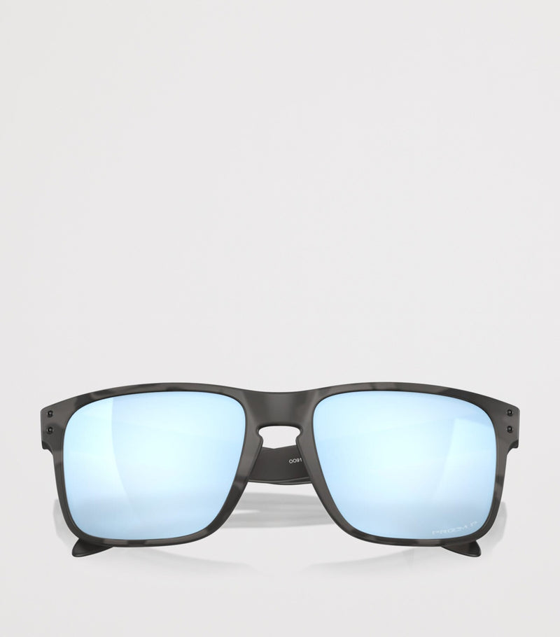 Oakley Holbrook square sunglasses (British brand)