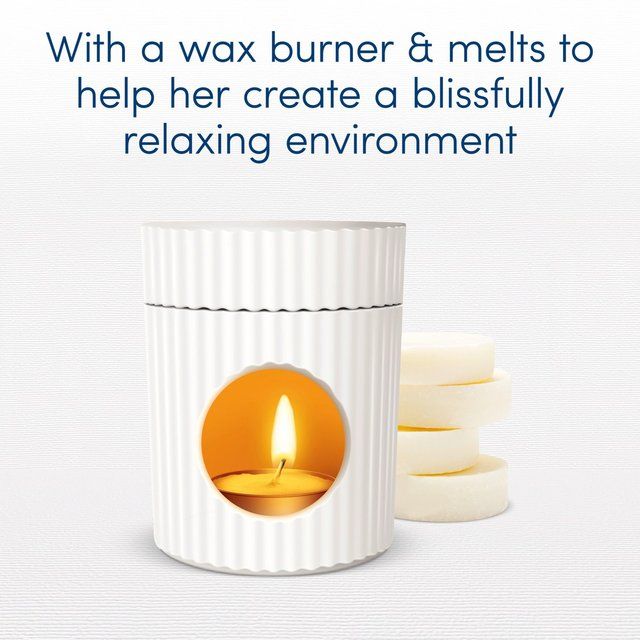 Dove Pamper Collection with Wax Burner & Melts Gift Set