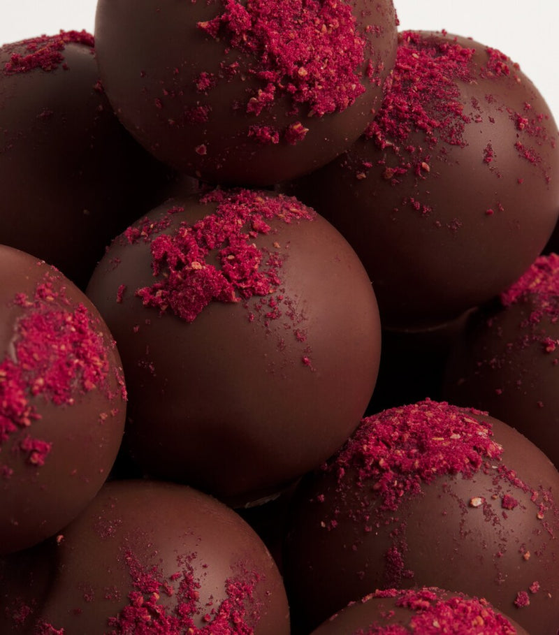 Raspberry Truffles with White Chocolate and Raspberry Conserve, 15 Pieces, 190g