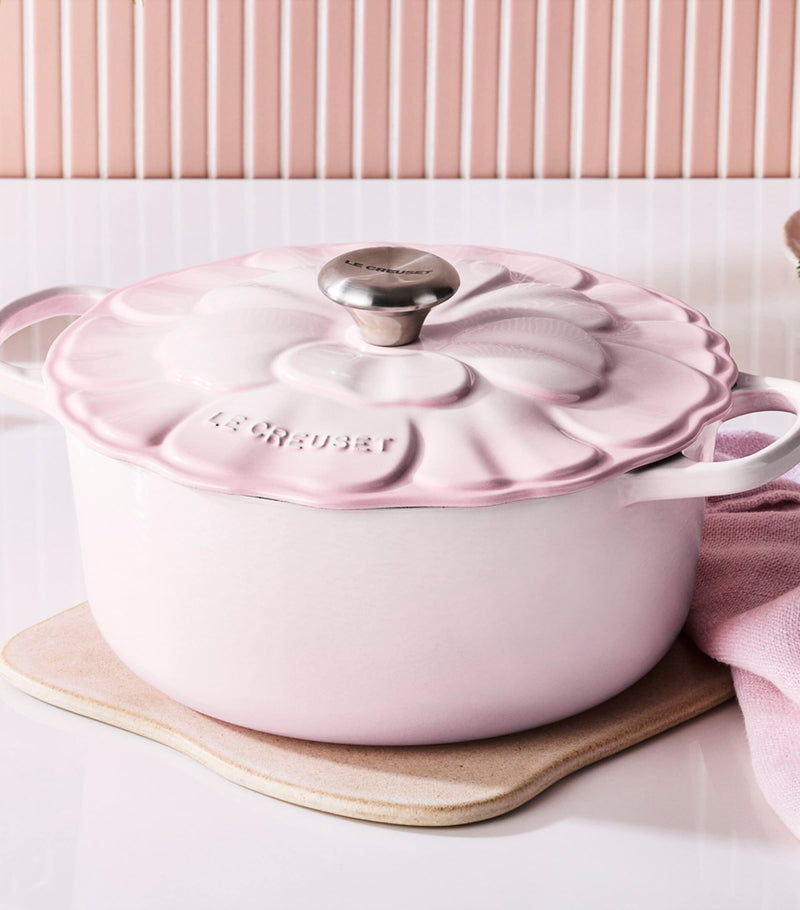 Le Creuset cast iron petal casserole 26cm (British brand)