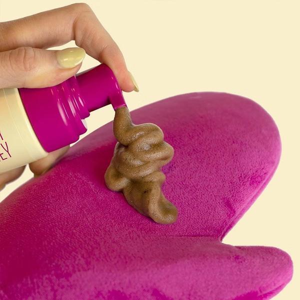 Coco & Eve self-tan kit with foam and mitt - British product