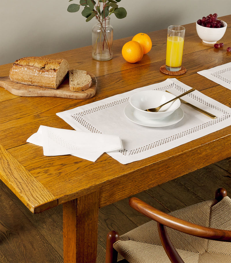 Dea linen embroidered placemat 35cm x 50cm - British product