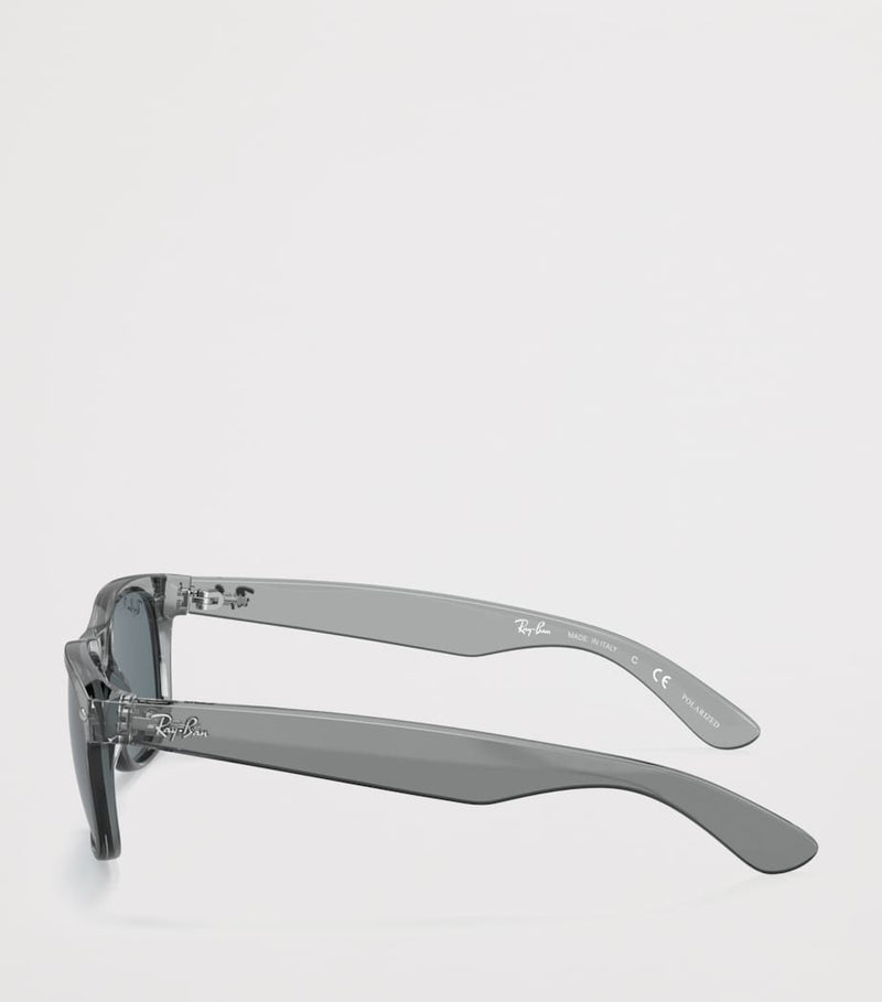 Ray-Ban New Wayfarer Classic sunglasses model 0RB2132 (British brand)
