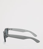 Ray-Ban New Wayfarer Classic sunglasses model 0RB2132 (British brand)