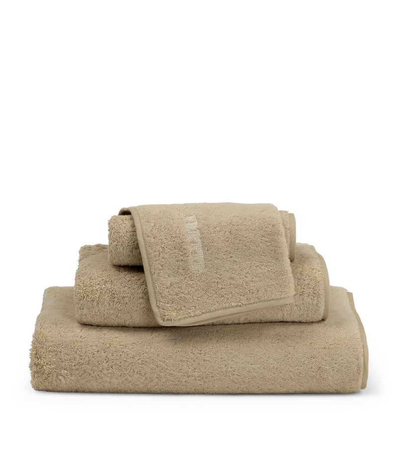 Frette Unito wash cloth 30cm x 30cm, imported from the UK