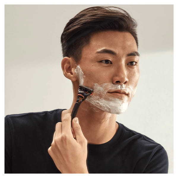 Gillette Fusion 5 razor bundle kit, UK version
