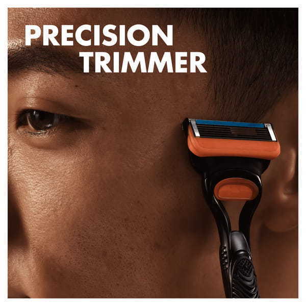 Gillette Fusion 5 razor bundle kit, UK version