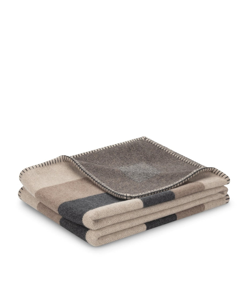 Begg x Co lambswool-cashmere Valatzu Josef blanket 137cm x 180cm - British product