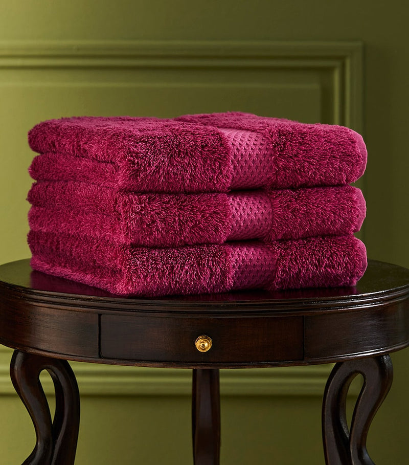Yves Delorme Étoile hand towel 55cm x 100cm (British brand)