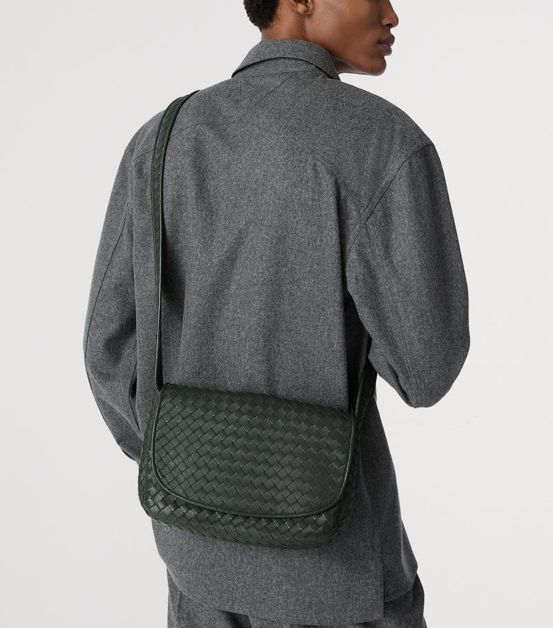 Bottega Veneta Intrecciato Veneto messenger bag 18.5cm, imported from the UK