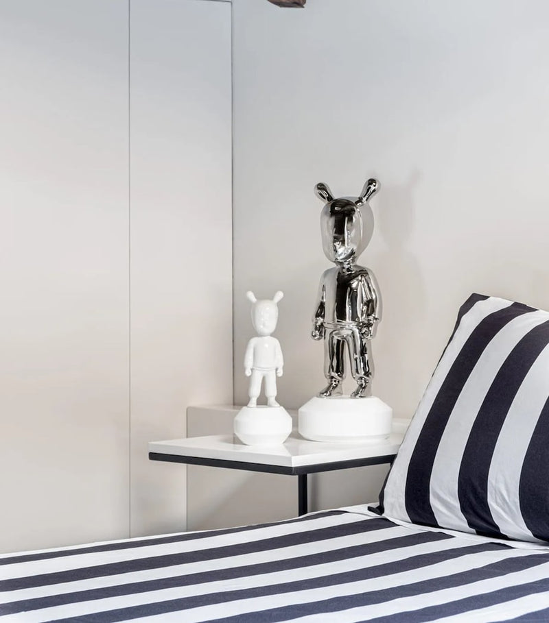 Lladró Big The Silver Guest Figurine, UK version