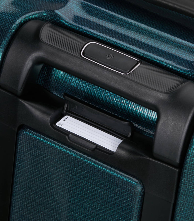 Samsonite Nexis spinner suitcase 82cm, UK version
