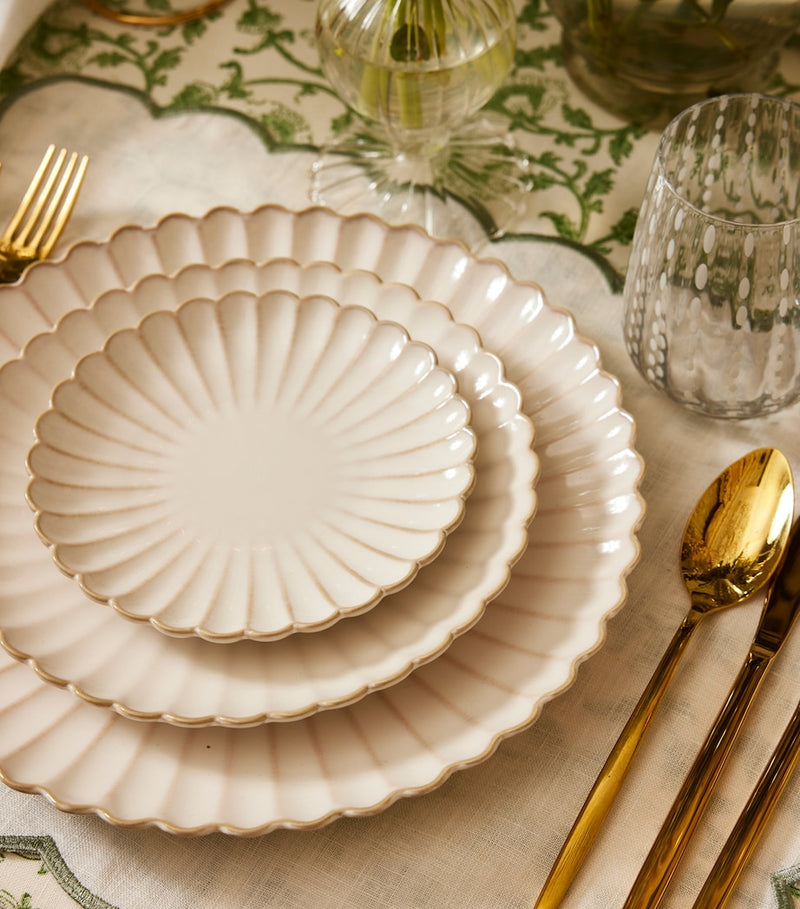 Maison Margaux shell dinner plates set of 4 26cm, UK version