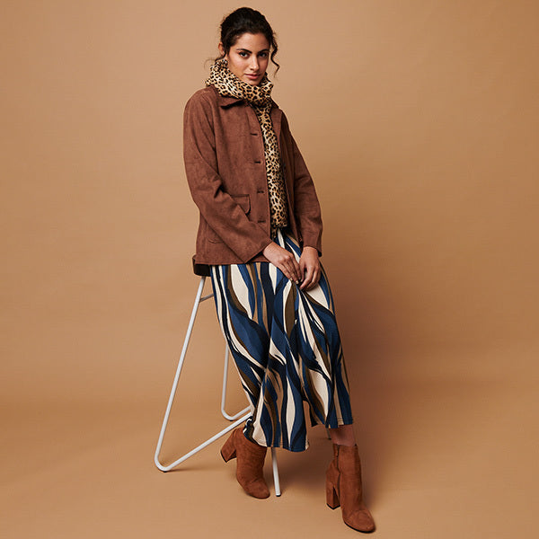 Izabel London animal printed relaxed shawl scarf, UK version