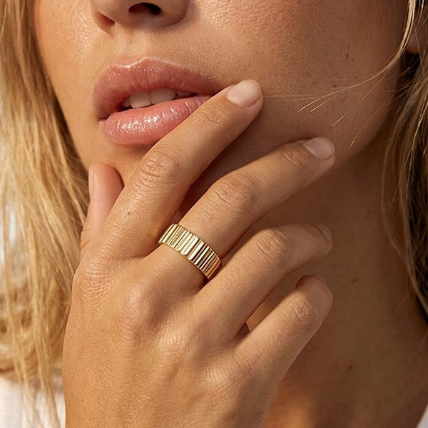 MUCHV croissant thick ring 18k gold or silver - British product
