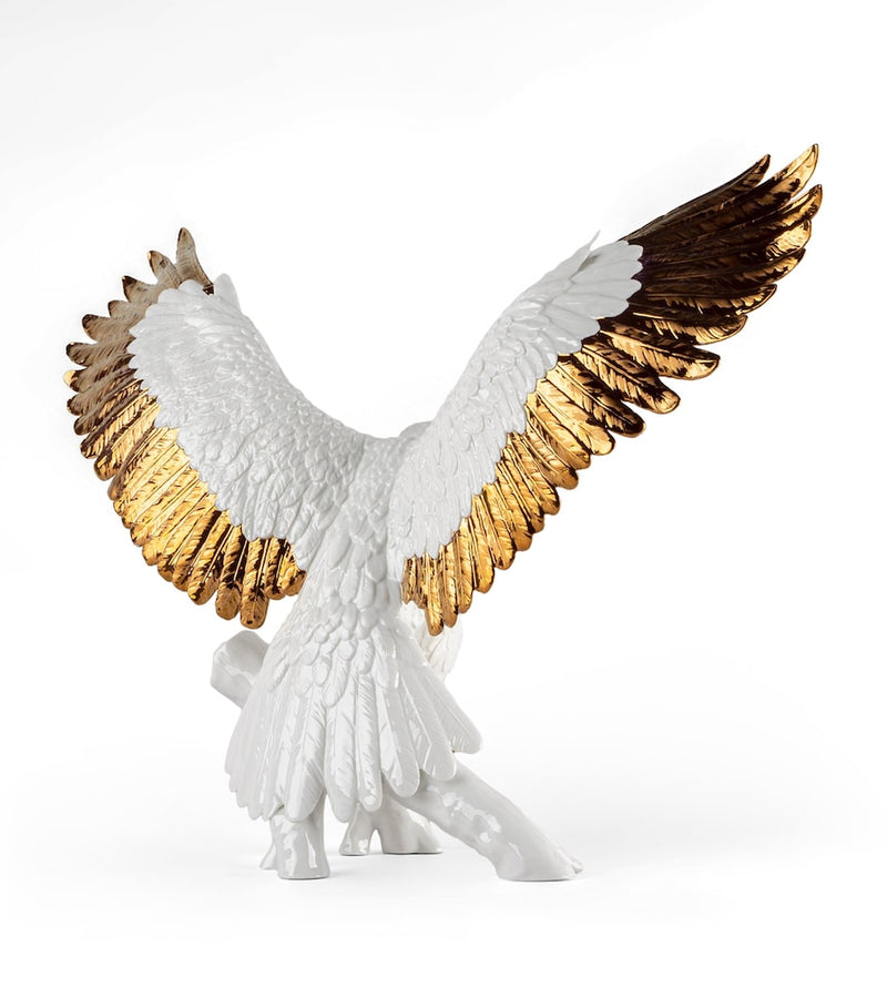 Lladró porcelain freedom eagle figure, approx. 48cm high, UK version