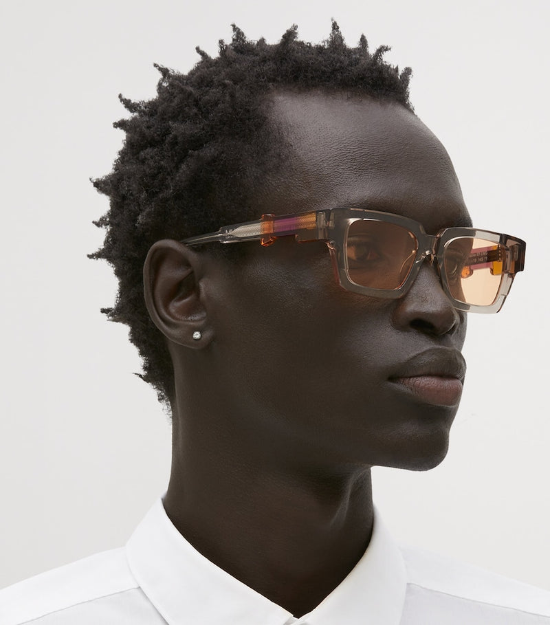 Kuboraum Maske I01 Acetat-Sonnenbrille, britische Version