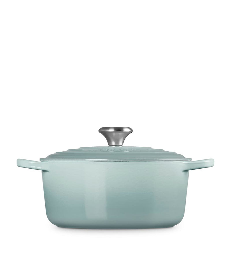 Le Creuset round casserole dish 24cm, UK version