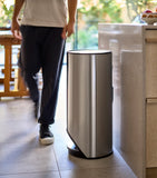 Joseph Joseph large Arc pedal bin 30L, UK version
