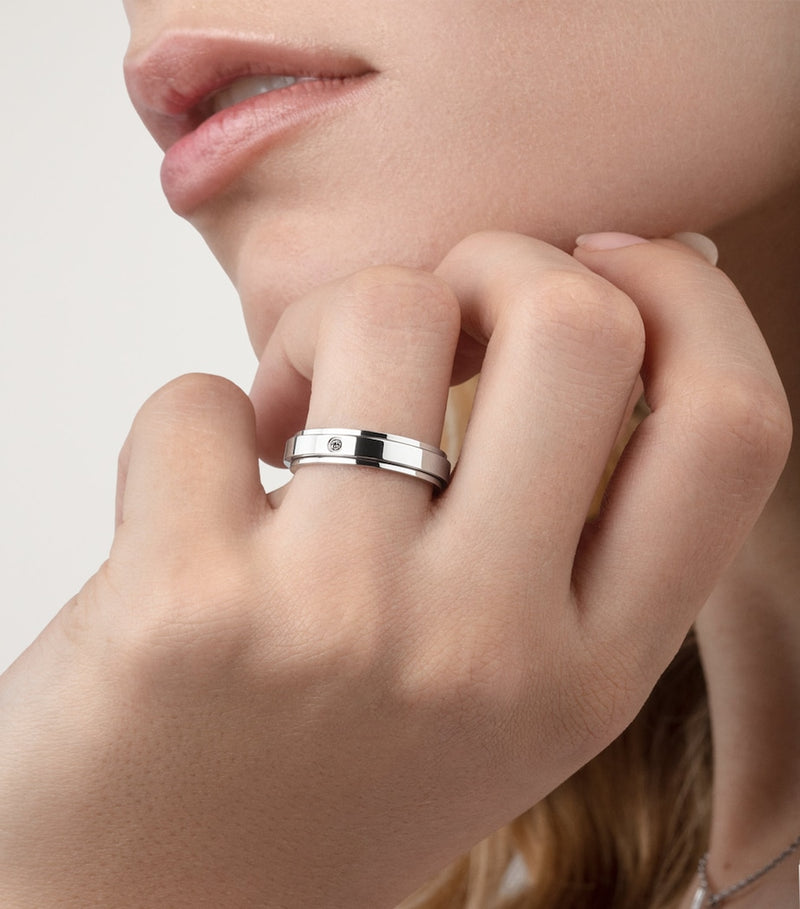 Piaget Possession wedding ring - British product