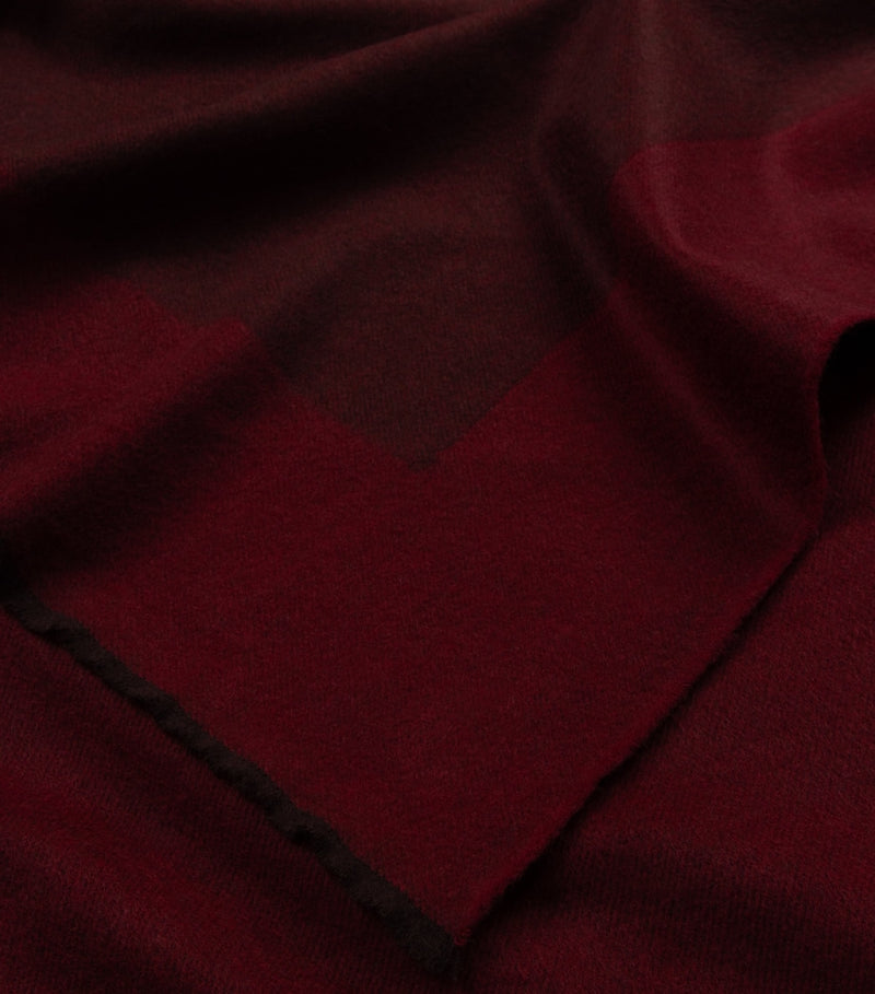 Begg x Co Arran cashmere border throw 150x200cm - British product