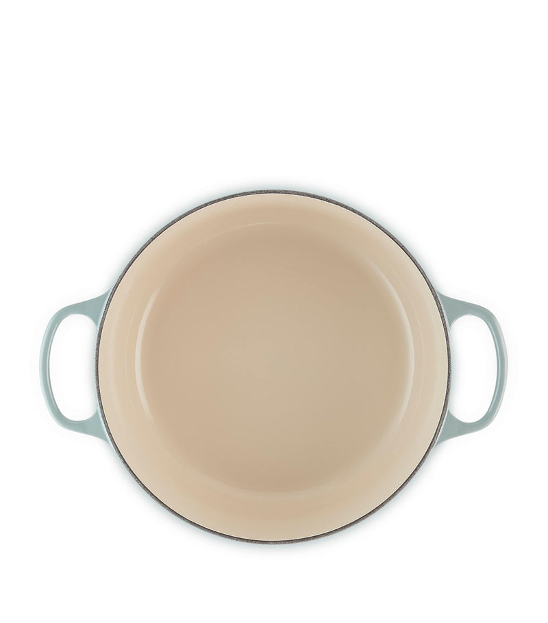 Le Creuset cast iron round casserole dish 28cm, UK version