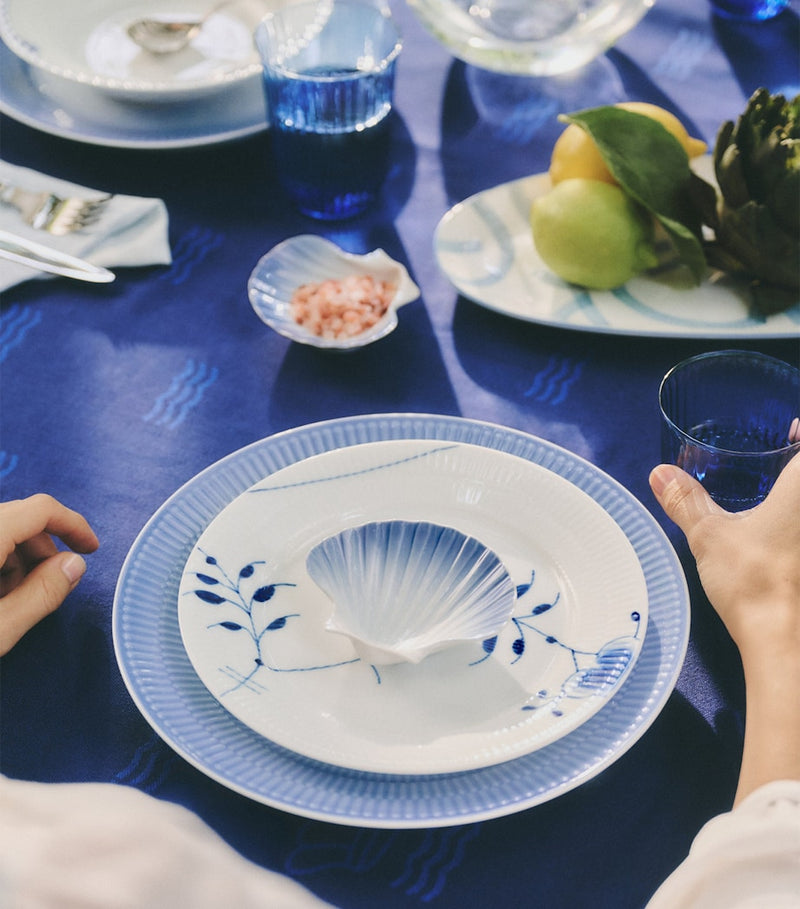Royal Copenhagen Iris porcelain plate 27cm, imported from the UK