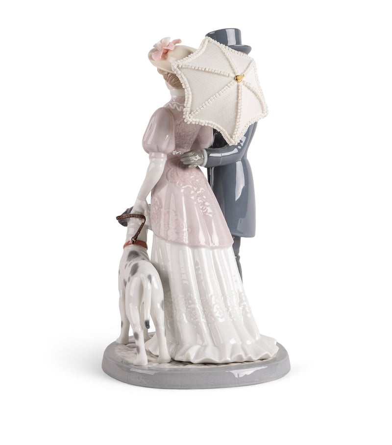 Lladró A Romantic Stroll porcelain figurine 33cm - British product