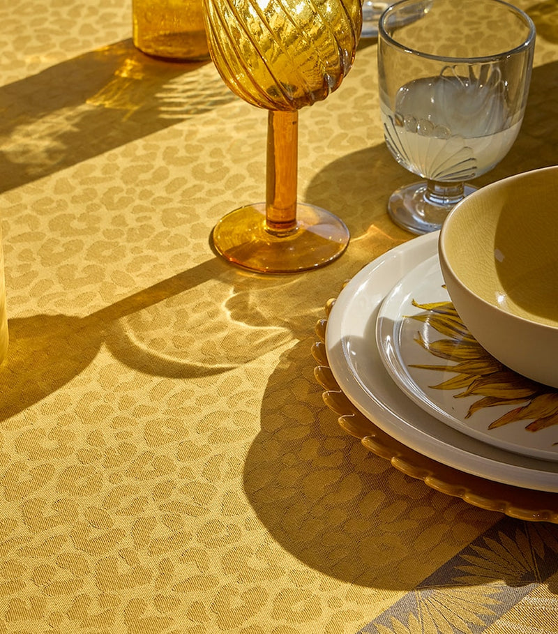 Le Jacquard Français coated Sinharâja tablecloth 175cm x 250cm, UK version