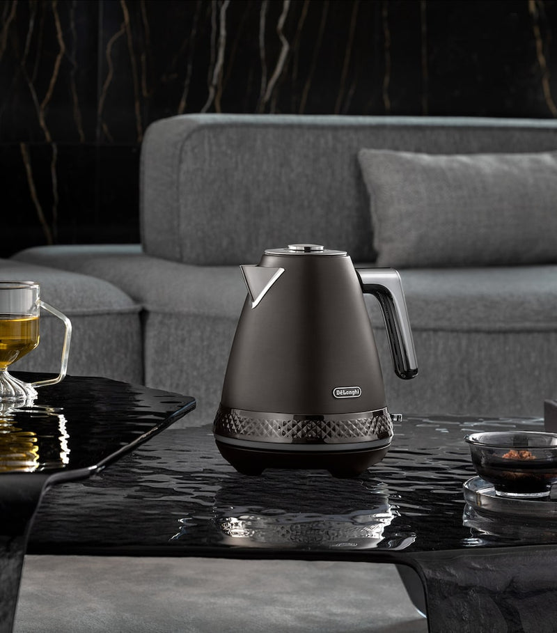 De'Longhi stainless steel Diadema electric kettle - British product