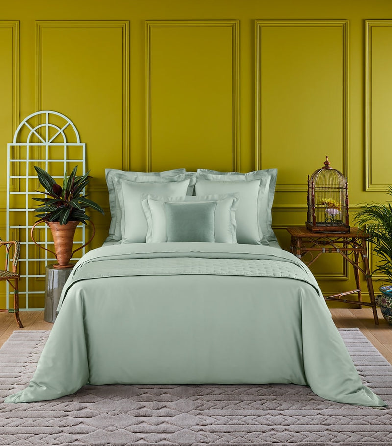 Yves Delorme Triomphe super king flat sheet 270cm x 295cm (British brand)