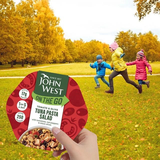 John West On The Go Tomato & Olive Tuna Pasta Salad 220g