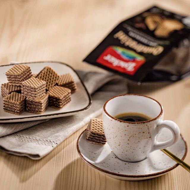 Loacker Dark Chocolate Quadratini Wafers 125g