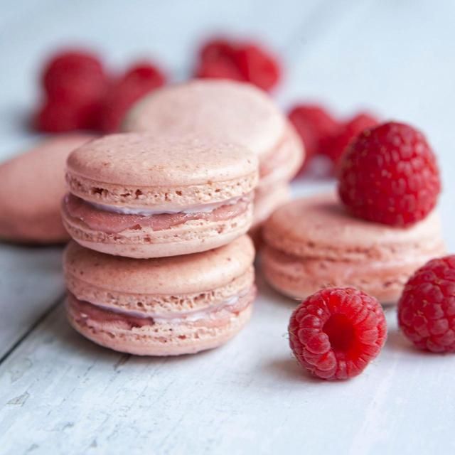 Mon Dessert Raspberry Macaron Kit