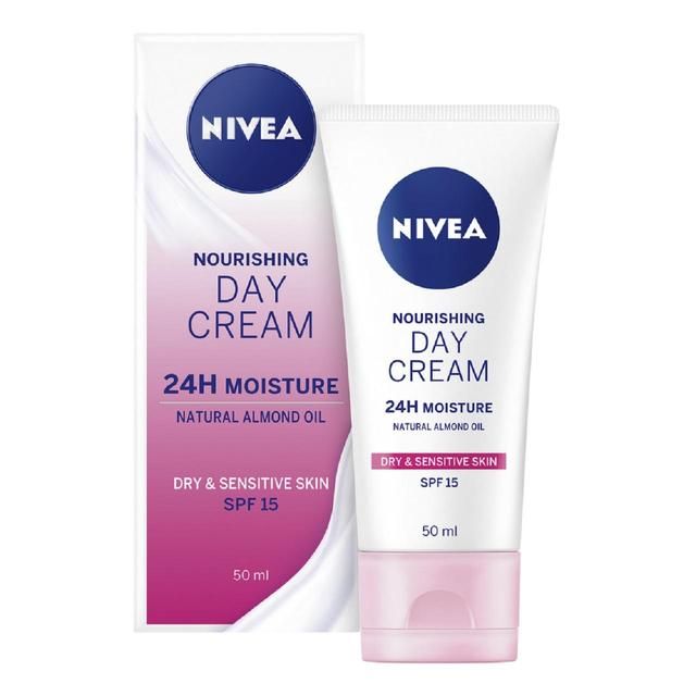 NIVEA Day Cream Face Moisturiser for Dry & Sensitive Skin SPF15 50ml