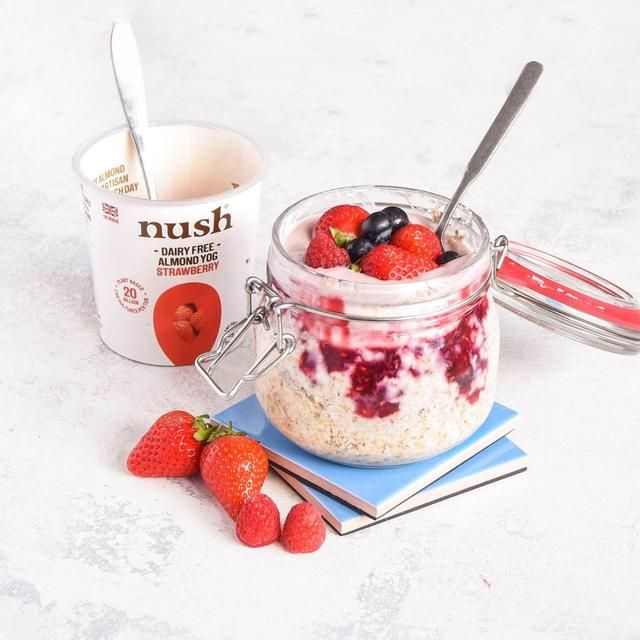Nush Strawberry Almond Yoghurt 350g