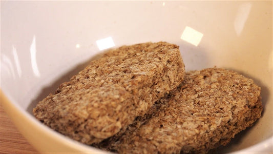 How to Eat Weetabix