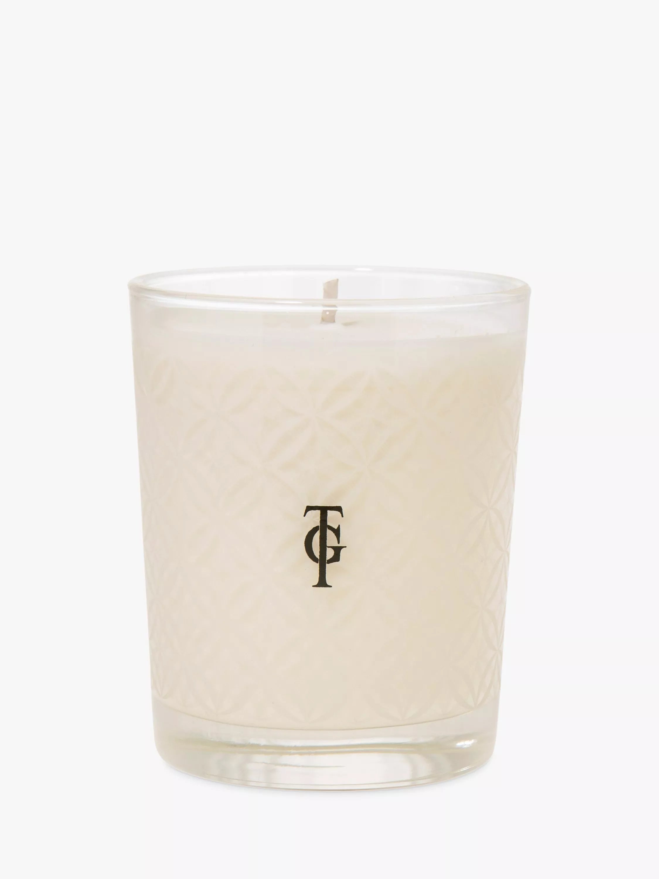 True Grace Village Seashore scented candle 190g, imported from the UK