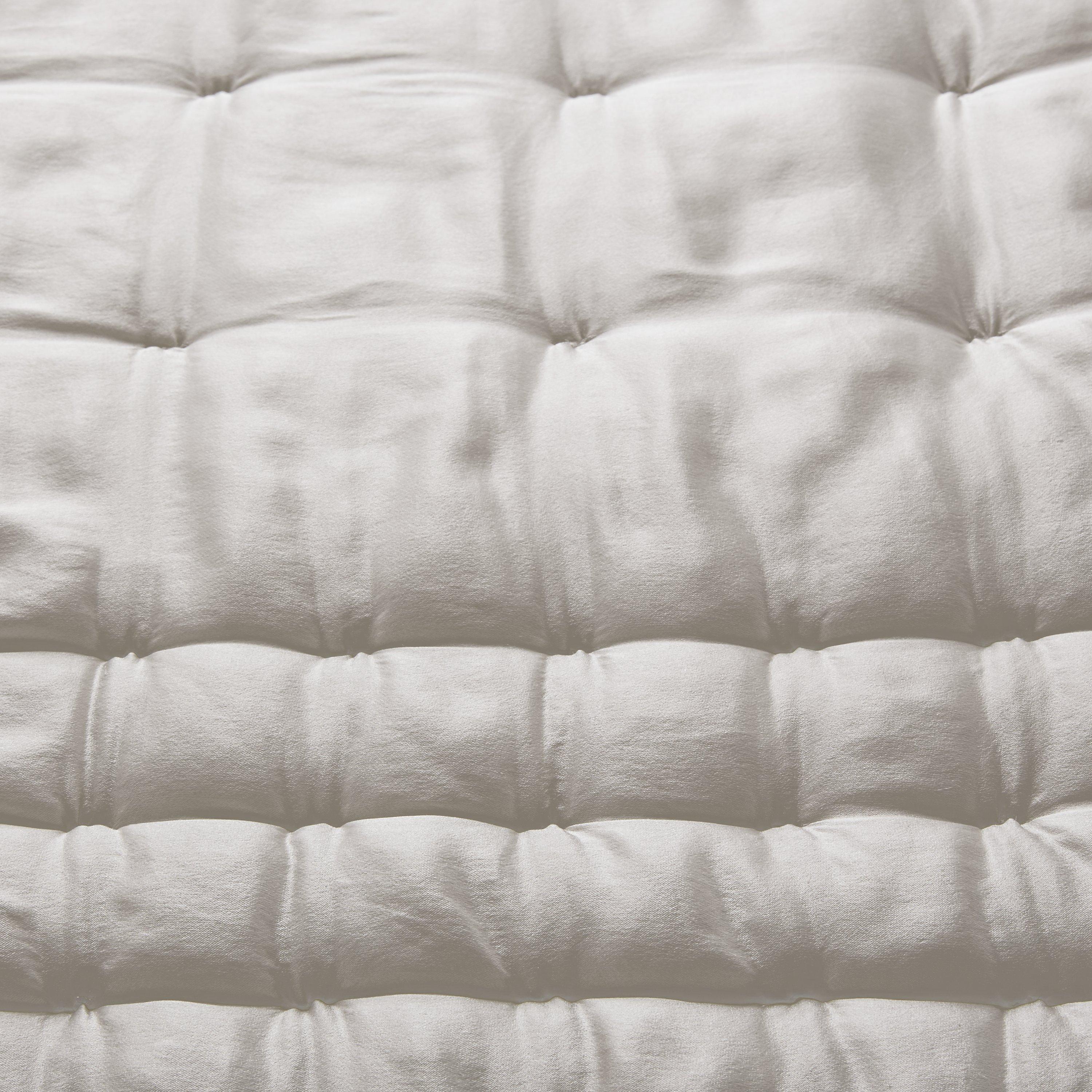 John Lewis Boutique Hotel Silk Quilt king size, imported from the UK