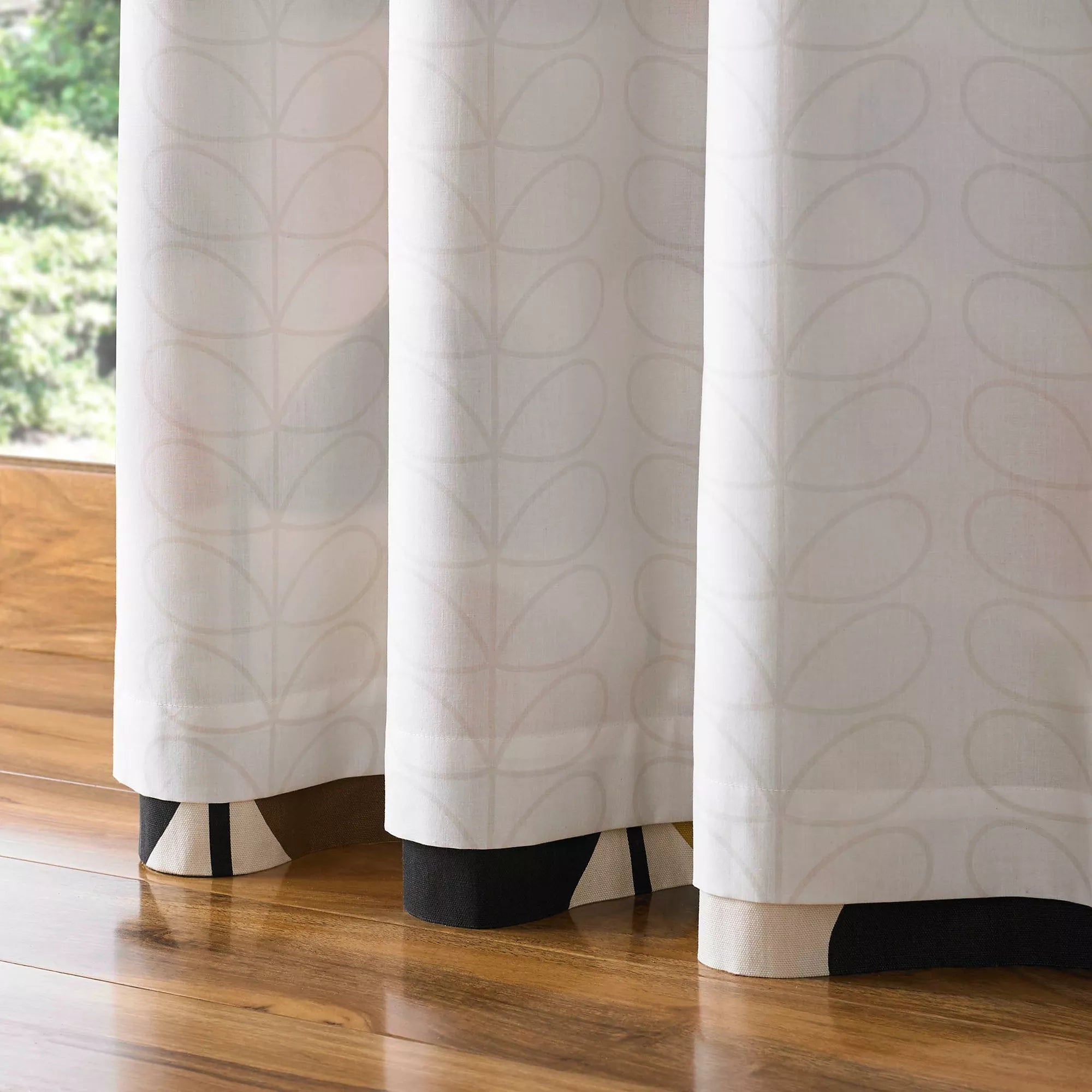Orla Kiely multi stem print lined eyelet curtains 117x137cm, UK version