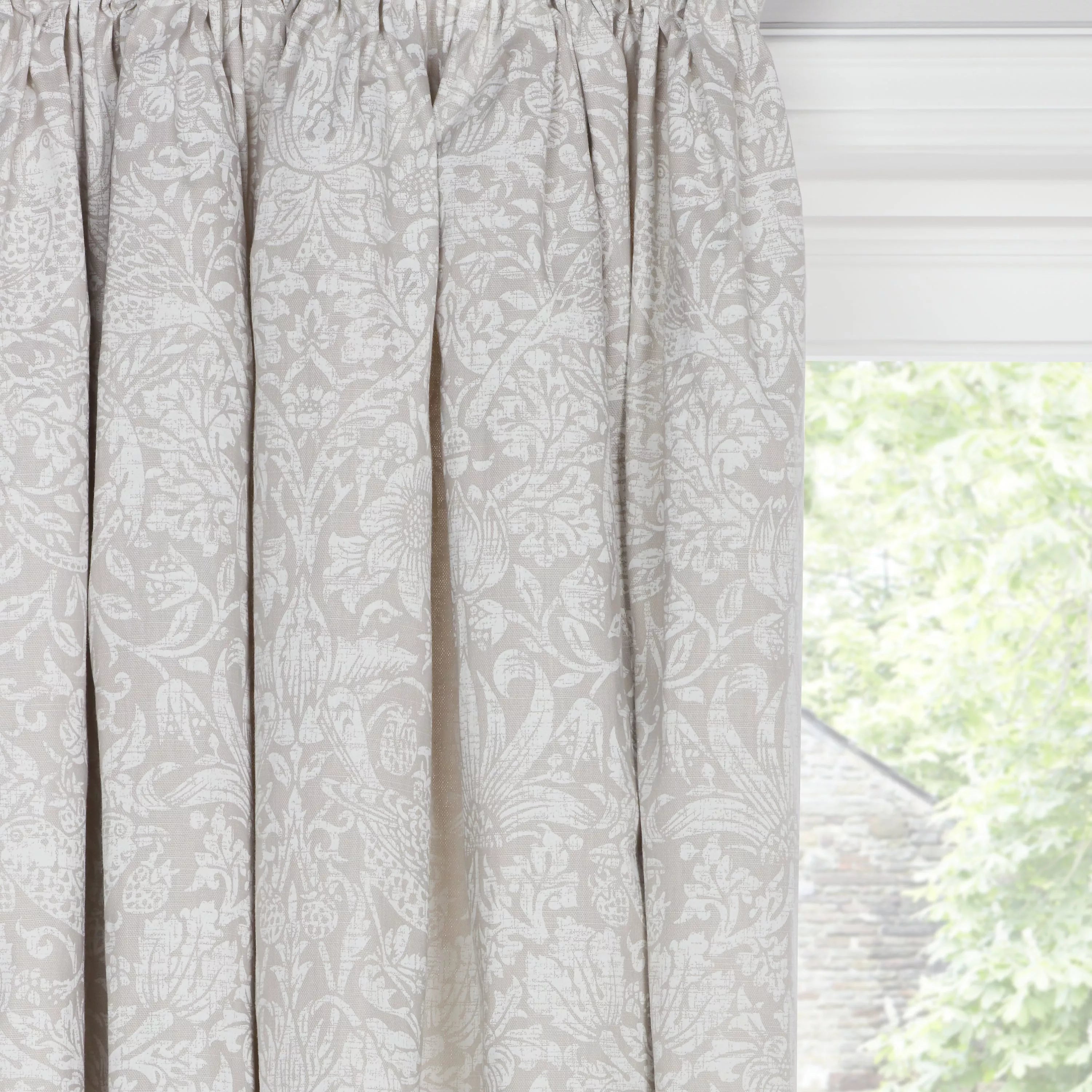 Morris & Co. Strawberry Thief natural curtains 167cm - British product